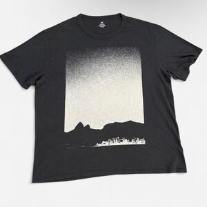 Men's Hering Black Graphic Tee with White Gradient Scenic Print